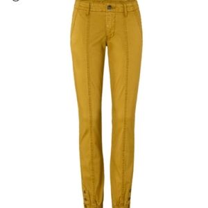 CABI Tracker Jogger Mustard Button Detail